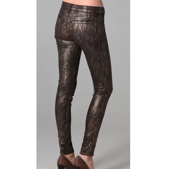 J BRAND 901 Black Golden Snake Print Coated Stretch Denim Leggings Jeans - Picture 2 of 11